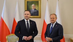 Karol Nawrocki (L) i Donald Tusk (P). Fot. PAP/Paweł Supernak