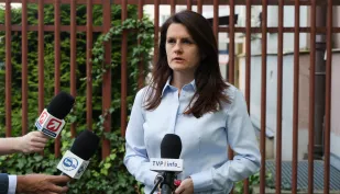  Rzecznik prasowy PO Warszawa-Praga prok. Karolina Staros 	Paweł Supernak