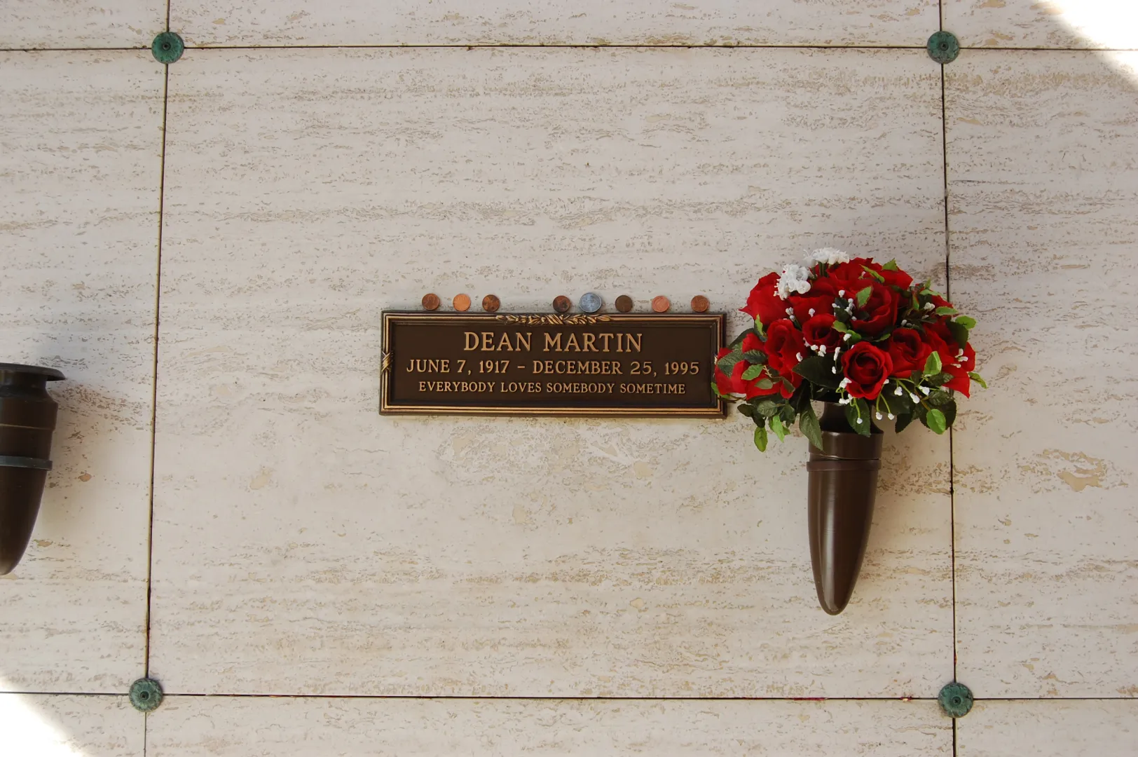 Grób Martina. Źródło Wikipedia commons. Fot. Meribona 