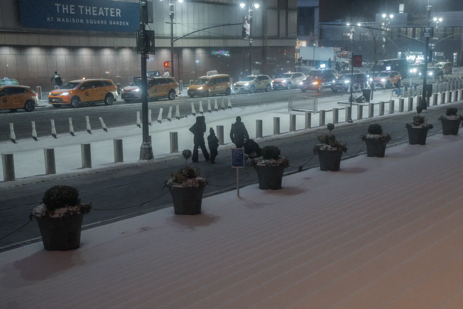 Na lotniskach w okolicach Nowego Jorku odwołano setki lotów Fot. PAP/EPA/OLGA FEDOROVA