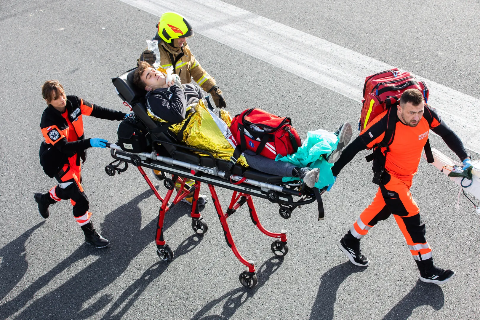  Ćwiczenia ratownicze NOKIA 25 na terenie Portu Lotniczego Wrocław. Fot. PAP/Krzysztof Ćwik