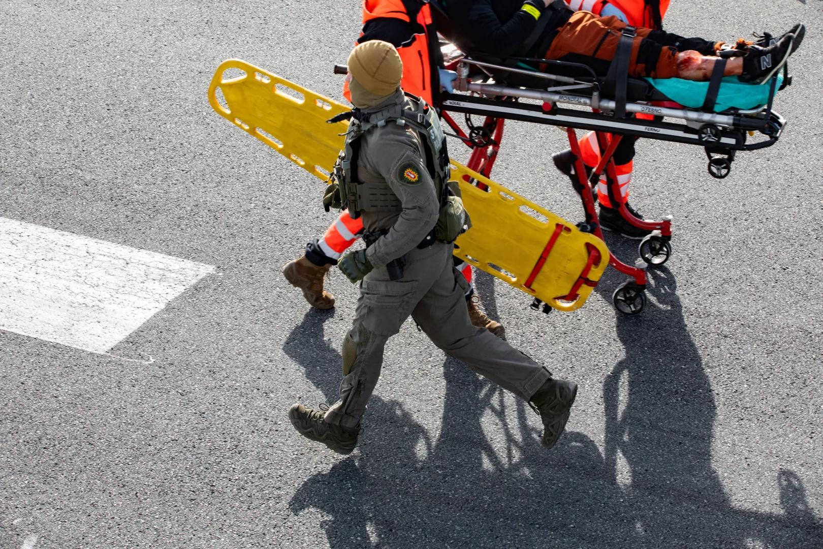  Ćwiczenia ratownicze NOKIA 25 na terenie Portu Lotniczego Wrocław. Fot. PAP/Krzysztof Ćwik