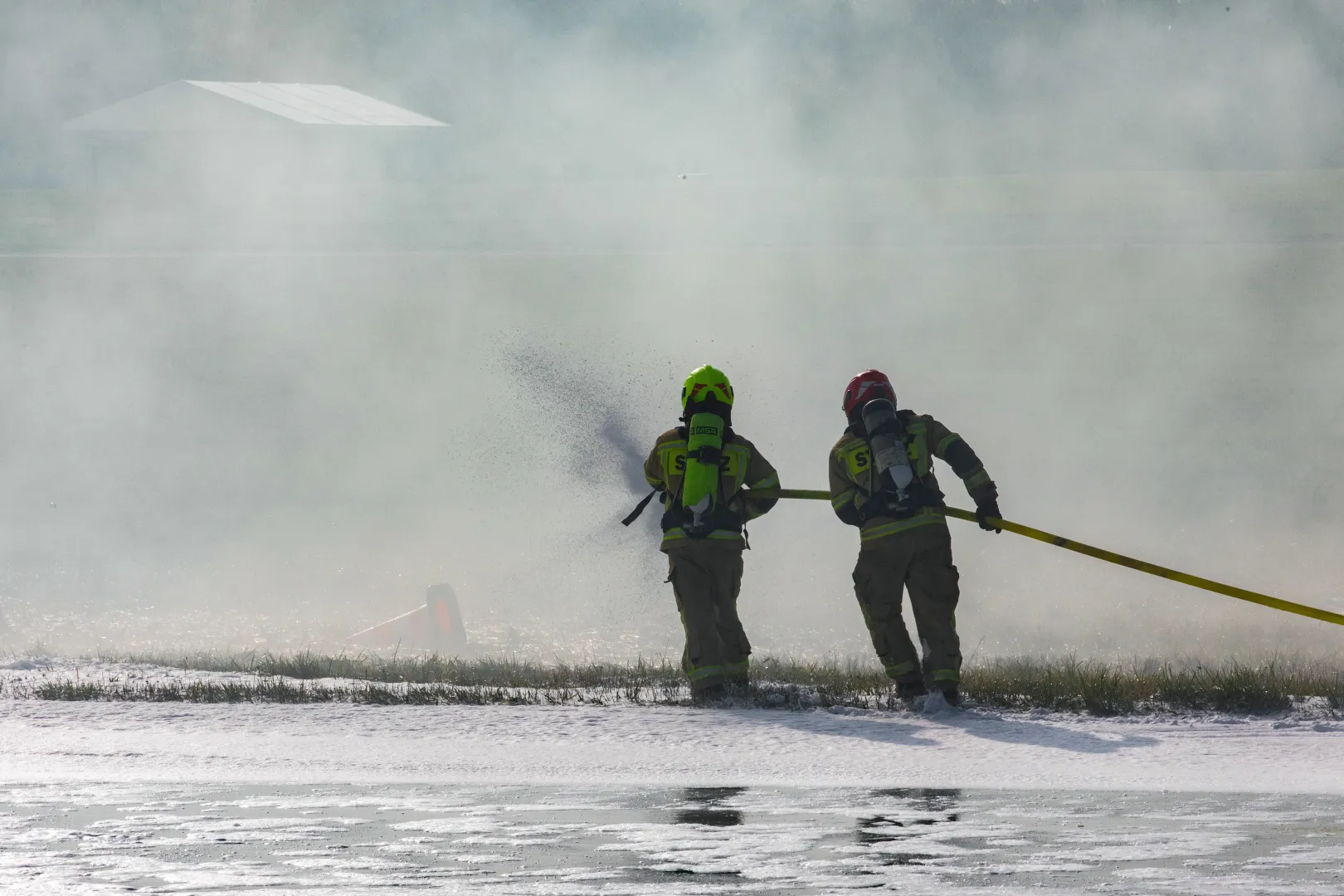  Ćwiczenia ratownicze NOKIA 25 na terenie Portu Lotniczego Wrocław. Fot. PAP/Krzysztof Ćwik
