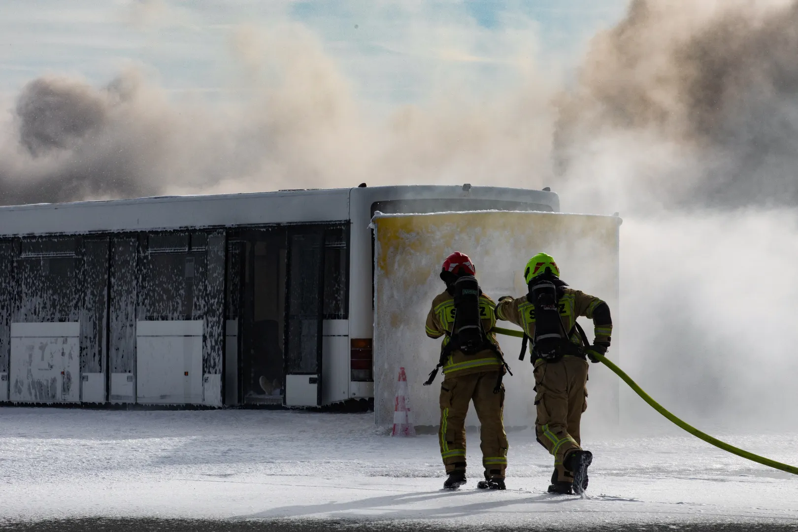  Ćwiczenia ratownicze NOKIA 25 na terenie Portu Lotniczego Wrocław. Fot. PAP/Krzysztof Ćwik
