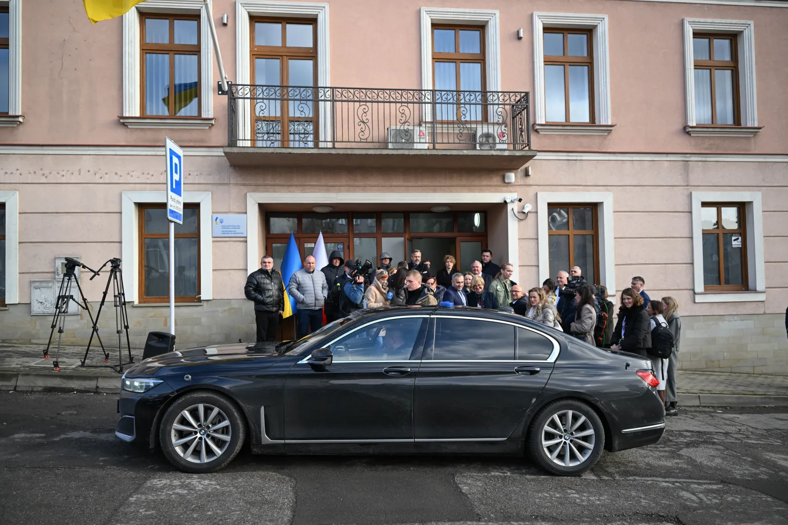 W Rzeszowie otwarto pierwszą placówkę dyplomatyczną Ukrainy. Fot. PAP/Darek Delmanowicz