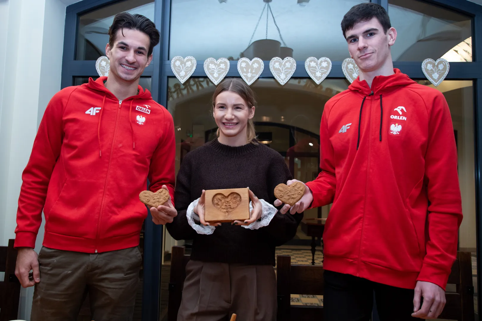 Mateusz Kołodziejski, Adrianna Sułek i Mikołaj. Fot. PAP/ Agnieszka Bielecka