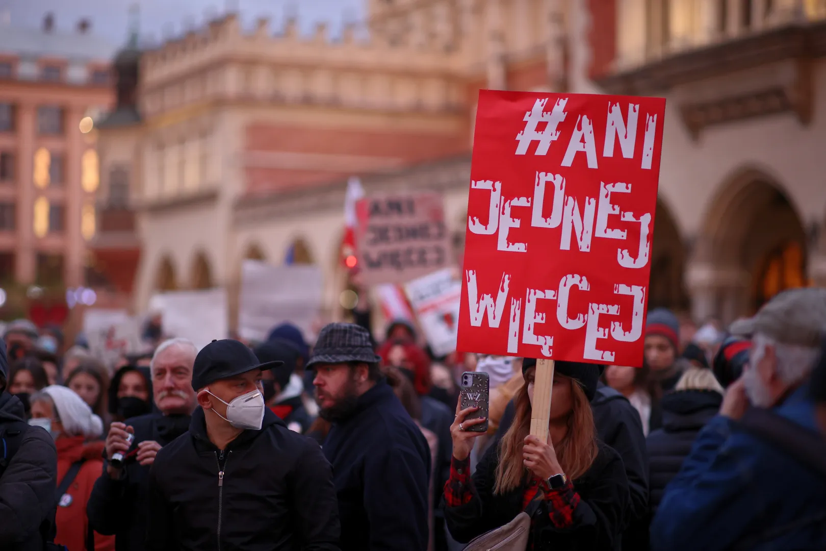 Kraków, 07.11.2021. Protest pod hasłem "Ani jednej więcej" na Rynku Głównym w Krakowie. Fot. PAP/Łukasz Gągulski