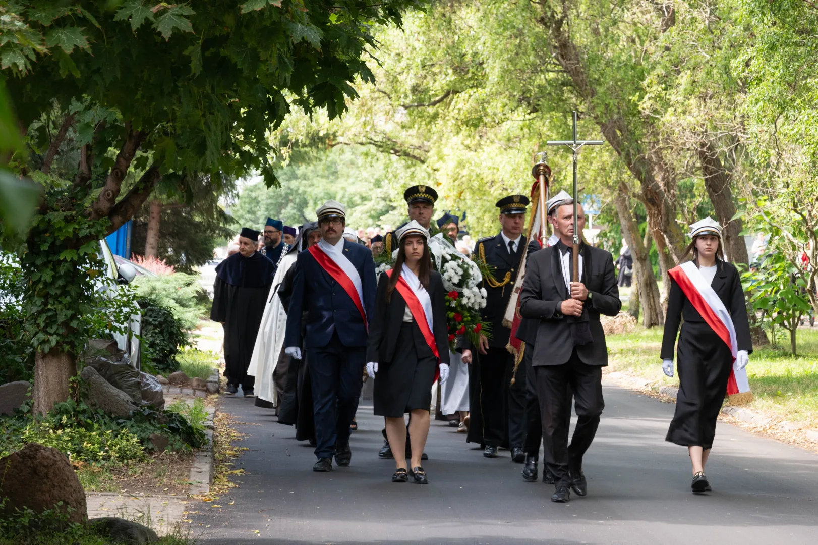 Uroczystości pogrzebowe byłego rektora Katolickiego Uniwersytetu Lubelskiego ks. prof. Andrzeja Szostka na cmentarzu przy ul. Unickiej w Lublinie. Fot. PAP/Karol Zienkiewicz