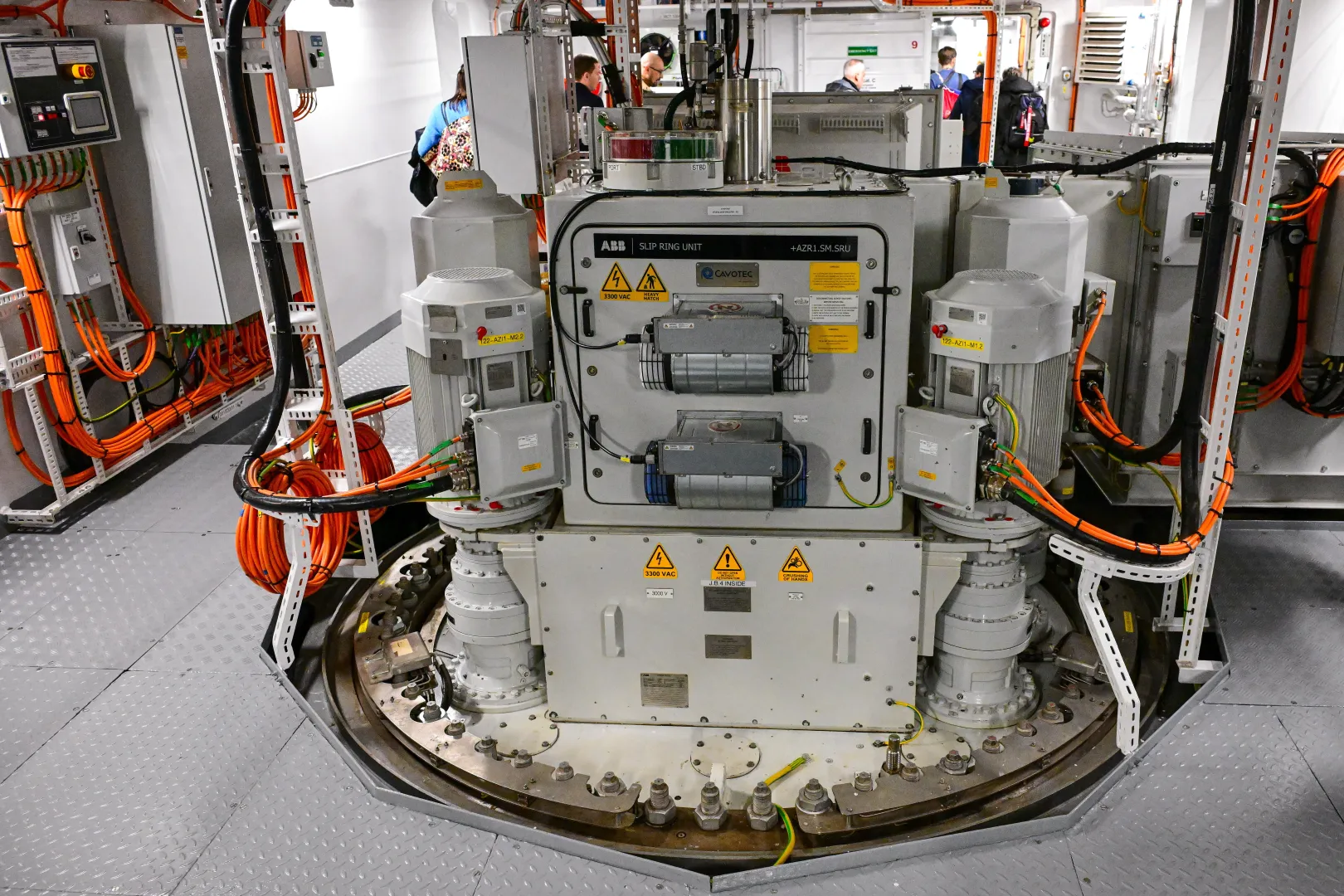 Chrzest i zwiedzanie promu Jantar Unity. Fot. PAP/Marcin Bielecki