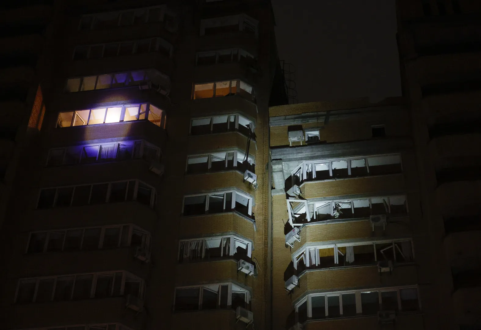 Rosyjski atak na Kijów Fot. PAP/EPA/SERGEY DOLZHENKO