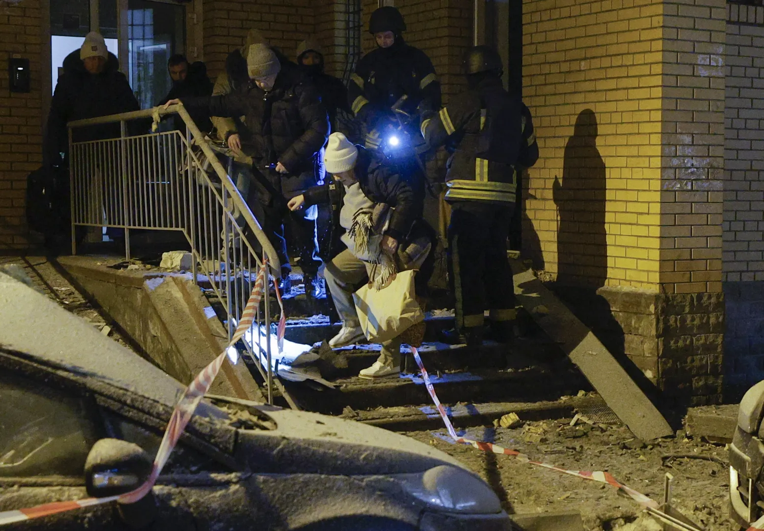 Rosyjski atak na Kijów Fot. PAP/EPA/SERGEY DOLZHENKO