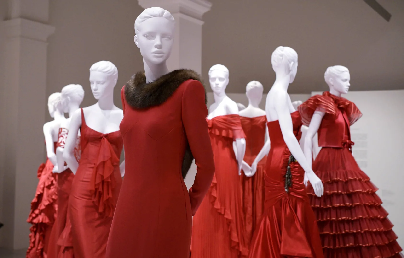 Wystawa Orizzonti - Rosso (Horyzonty - Czerwone) w PM23 Fundacji Valentino Garavaniego i Giancarlo Giammettiego w Rzymie. Fot. EPA/RICCARDO ANTIMIANI