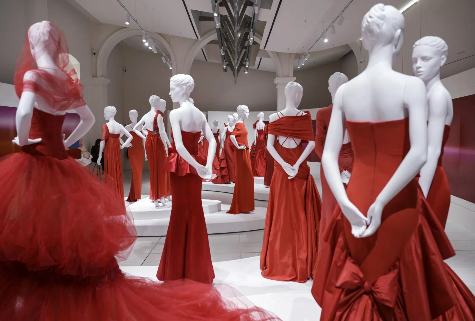 Wystawa Orizzonti - Rosso (Horyzonty - Czerwone) w PM23 Fundacji Valentino Garavaniego i Giancarlo Giammettiego w Rzymie. Fot. EPA/RICCARDO ANTIMIANI