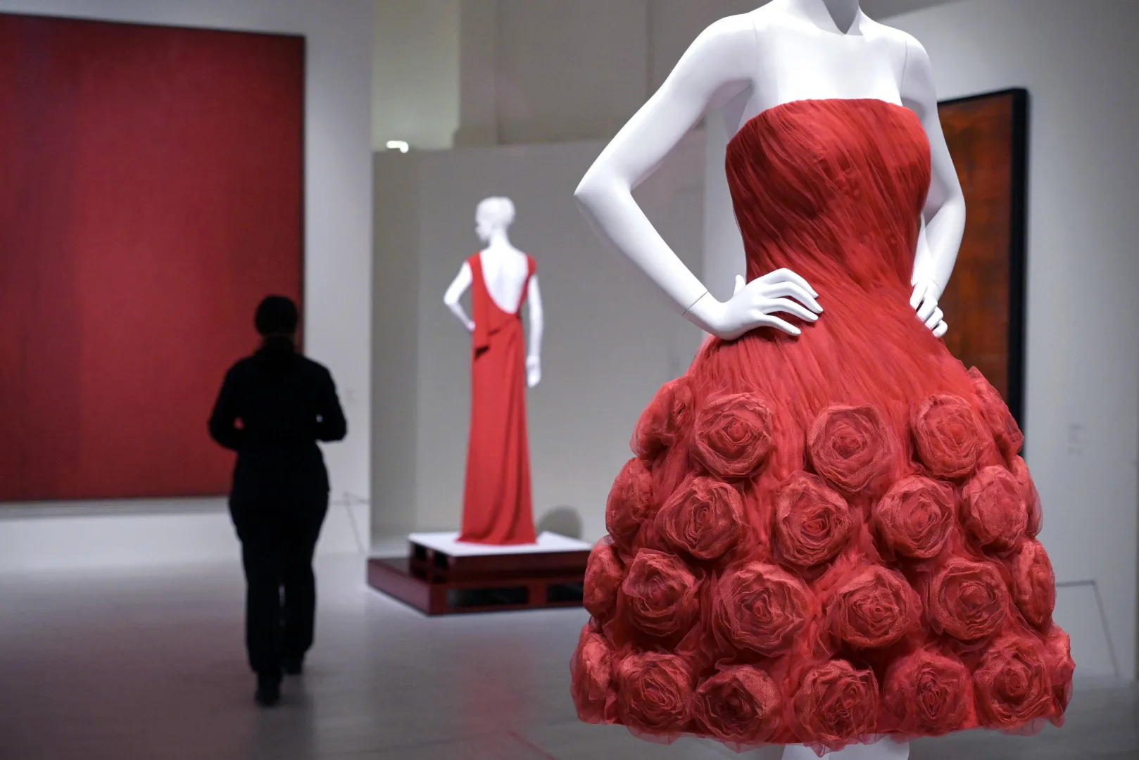 Wystawa Orizzonti - Rosso (Horyzonty - Czerwone) w PM23 Fundacji Valentino Garavaniego i Giancarlo Giammettiego w Rzymie. Fot. EPA/RICCARDO ANTIMIANI