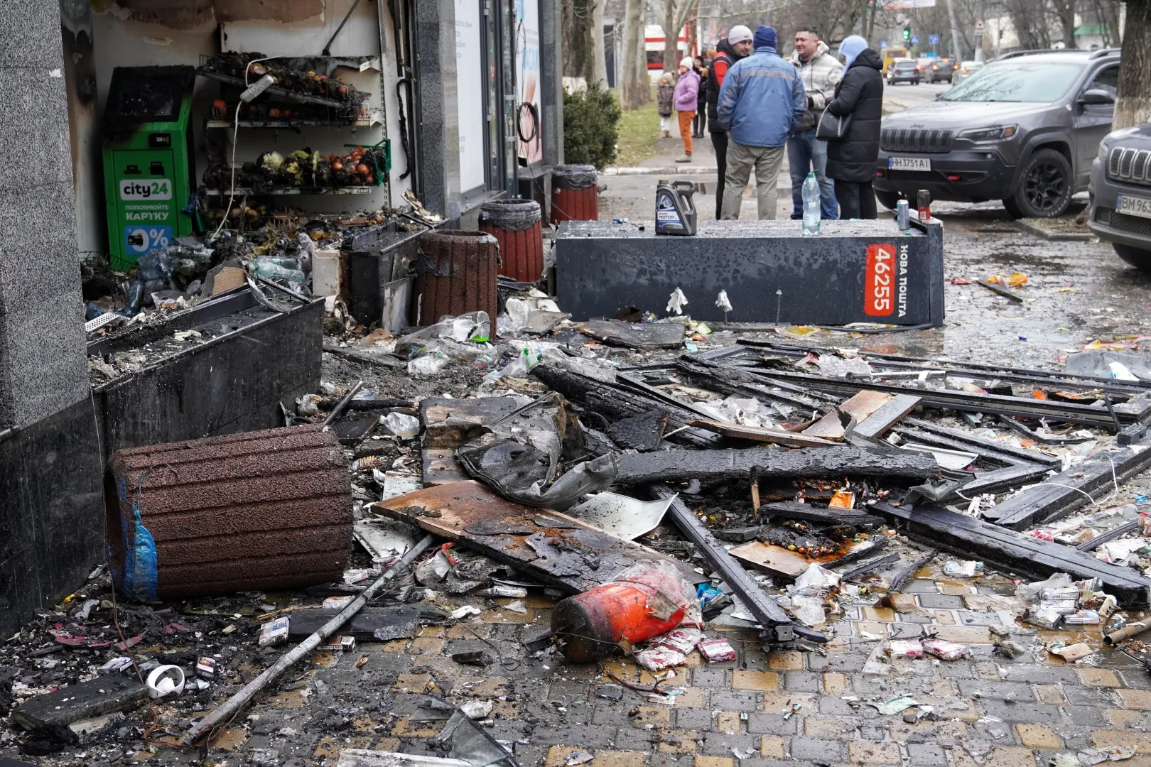 Zniszczenia spowodowane rosyjskim atakiem w Odessie. Fot. PAP/Alena Solomonova