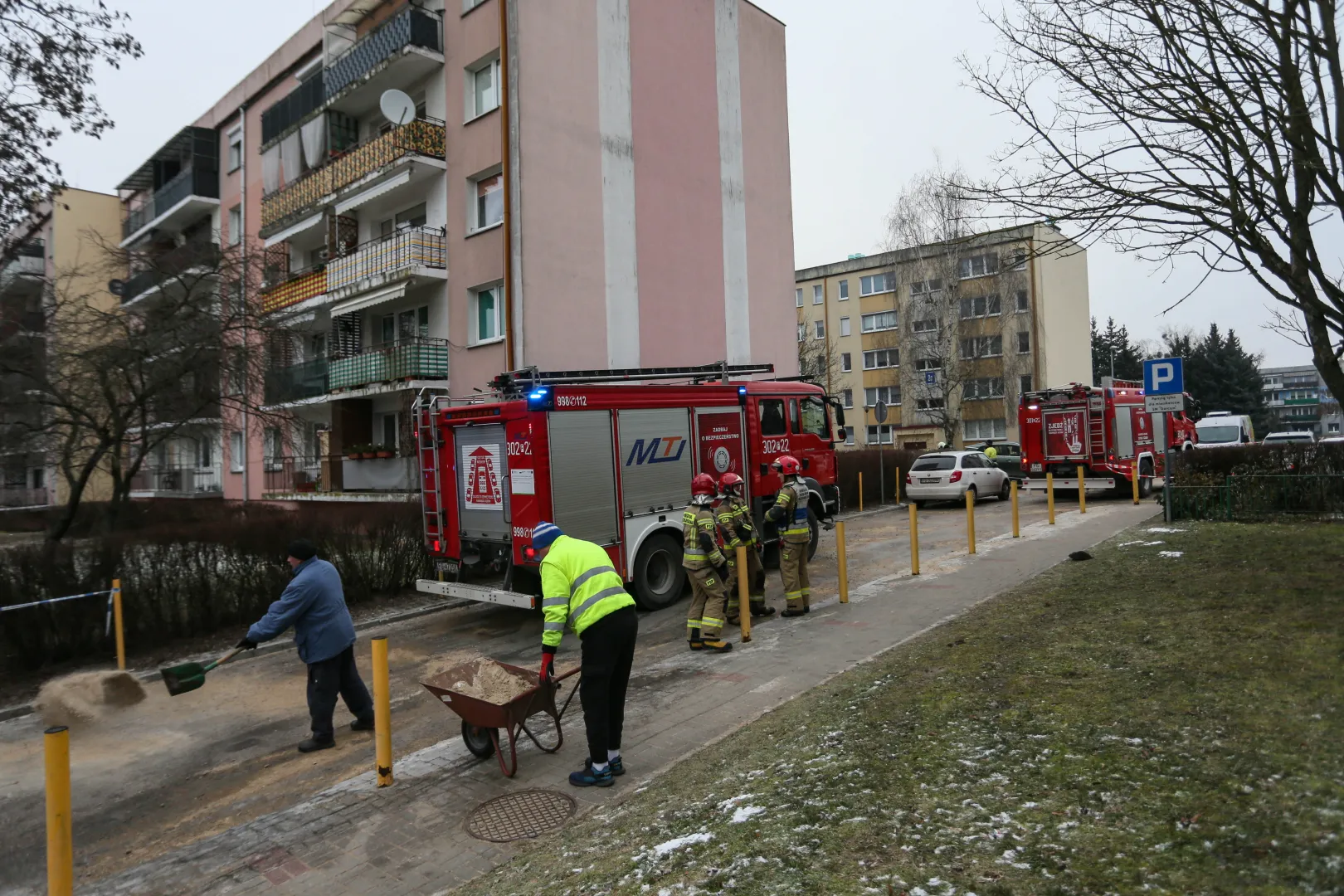 Wybuch i pożar w bloku w Gorzowie Wielkopolskim. Fot. PAP/Lech Muszyński