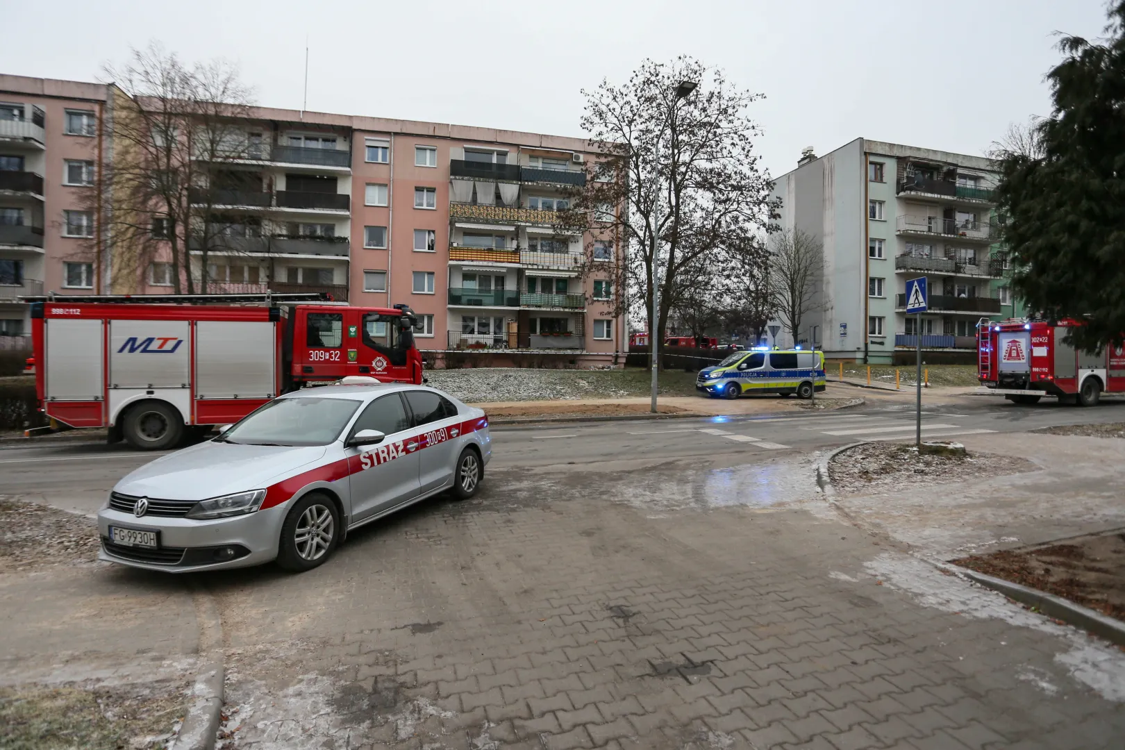 Wybuch i pożar w bloku w Gorzowie Wielkopolskim. Fot. PAP/Lech Muszyński