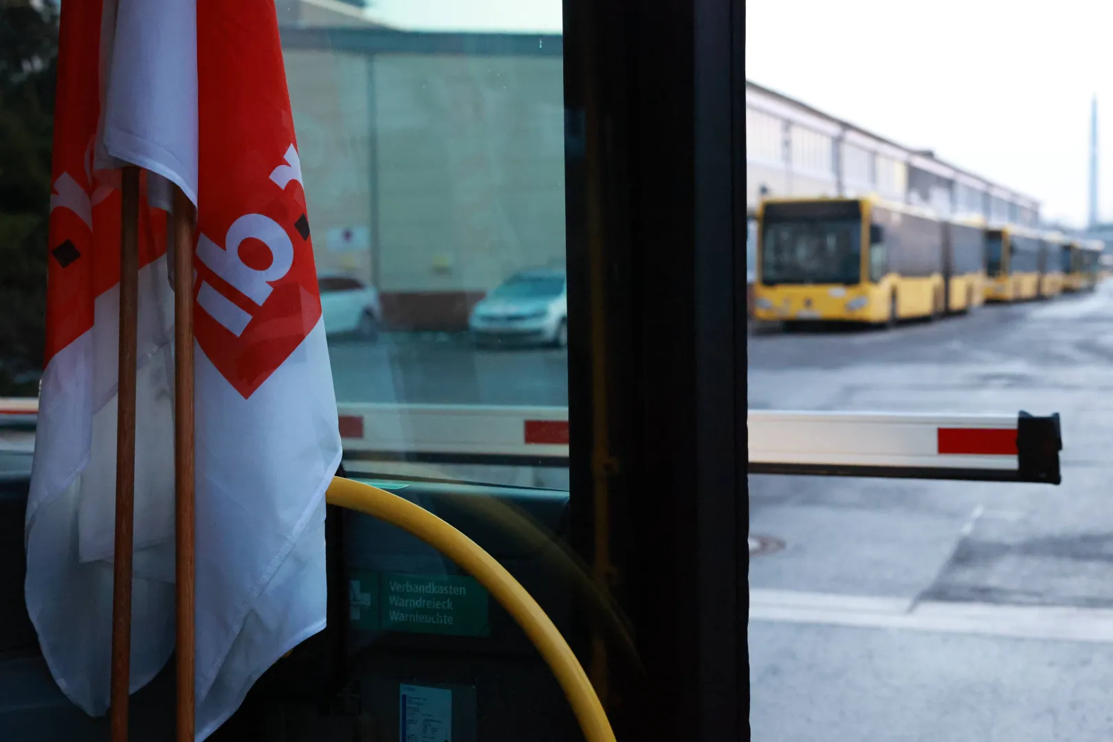 Strajki w niemieckiej komunikacji publicznej. Fot. PAP/EPA/CLEMENS BILAN