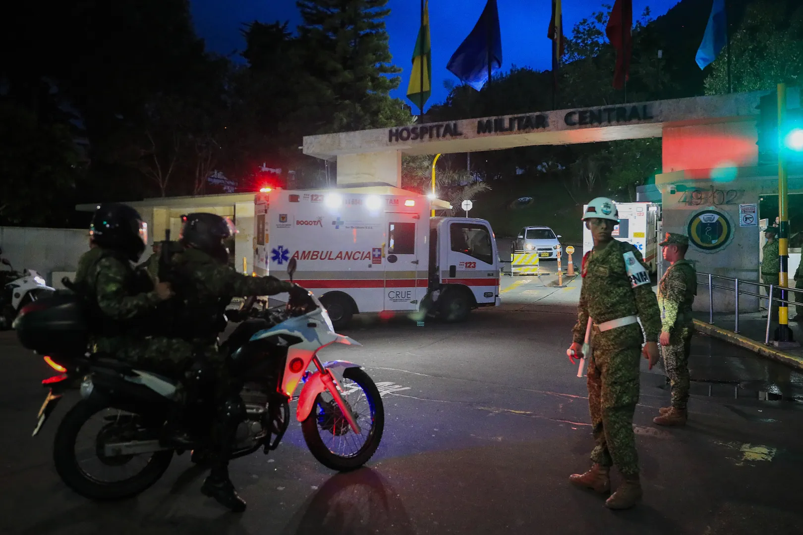 Ranni w katastrofie trafili pod opiekę służb medycznych Fot. PAP/EPA/CARLOS ORTEGA