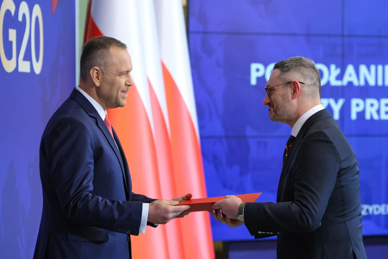 Prezydent Karol Nawrocki oraz Tomasz Bajsarowicz na uroczystości powołania Rady ds. Biznesu. Fot. Paweł Supernak 