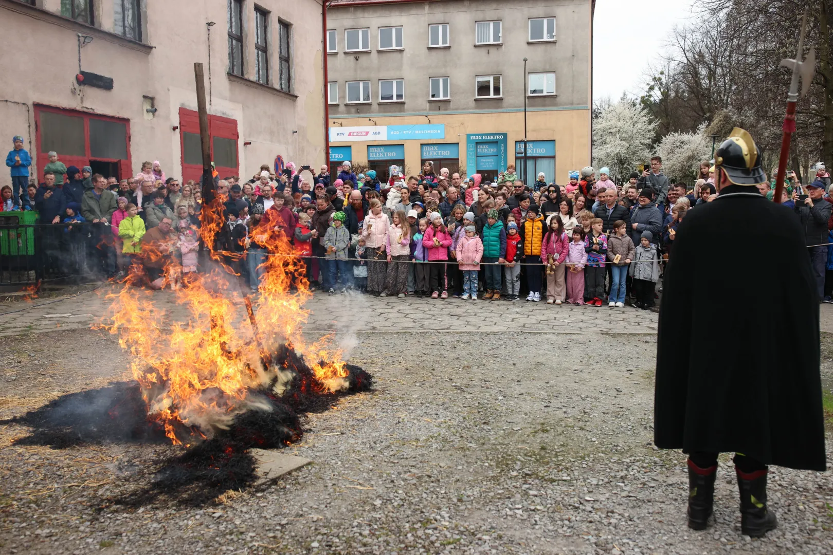Pochód z Judoszem na ulicach Skoczowa. Fot. PAP/Jarek Praszkiewicz