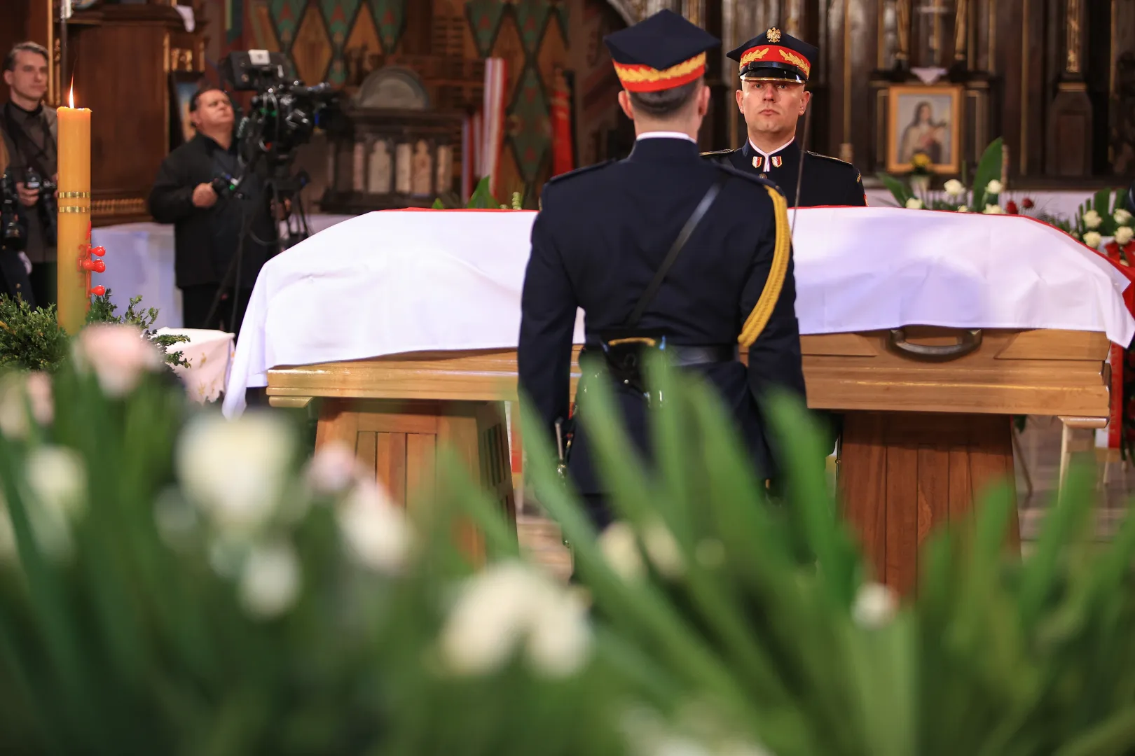 Msza święta żałobna w intencji posła Lewicy Łukasza Litewki w kościele parafii rzymskokatolickiej pw. św. Joachima w Sosnowcu. Fot. PAP/Jarek Praszkiewicz