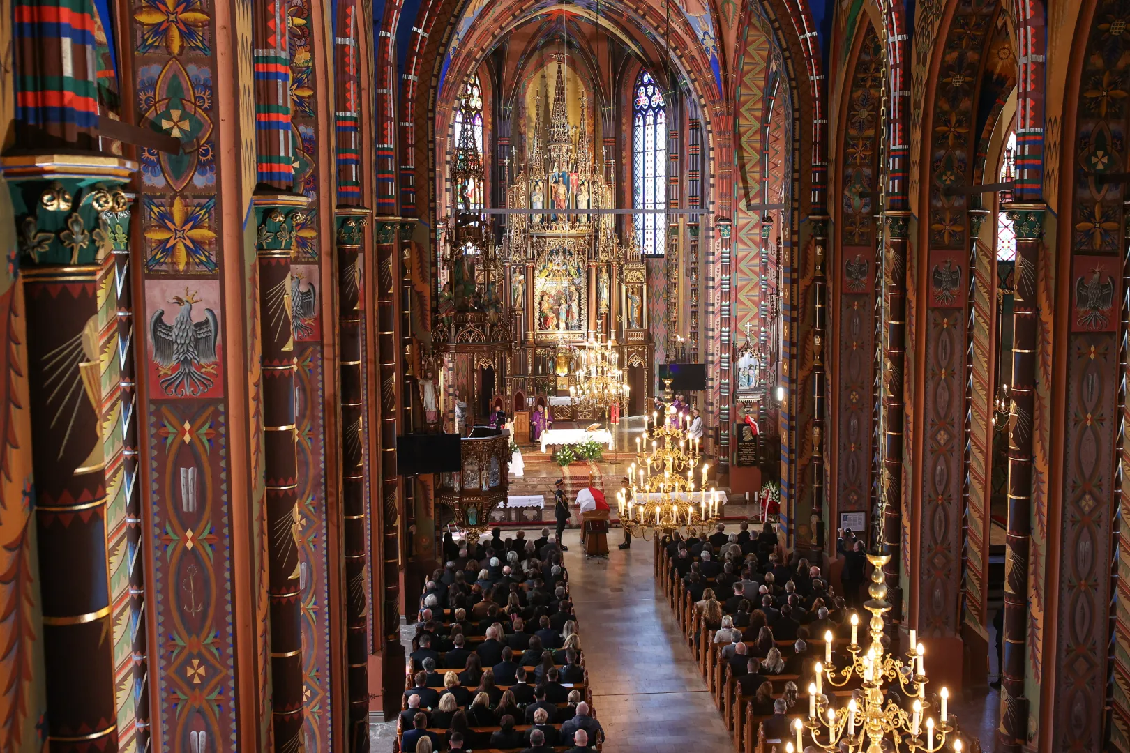 Msza święta żałobna w intencji posła Lewicy Łukasza Litewki w kościele parafii rzymskokatolickiej pw. św. Joachima w Sosnowcu. Fot. PAP/Jarek Praszkiewicz