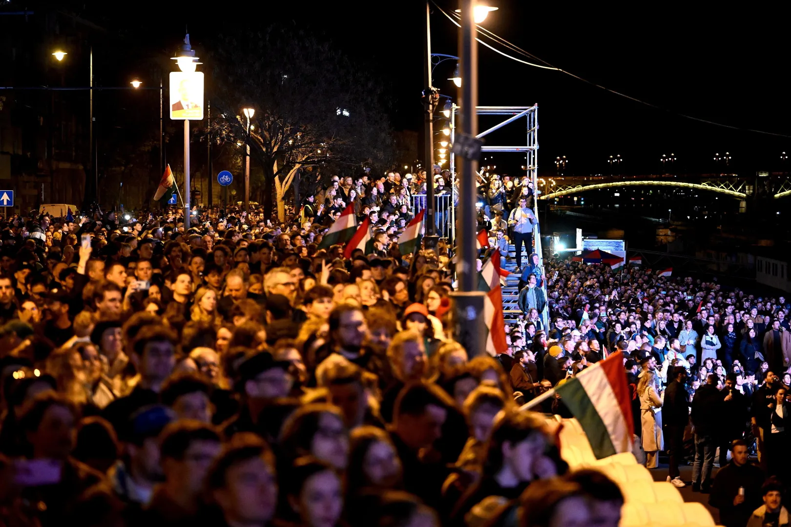 Reakcja na zwycięstwo Tiszy w Budapeszcie PAP/EPA/Robert Hegedus