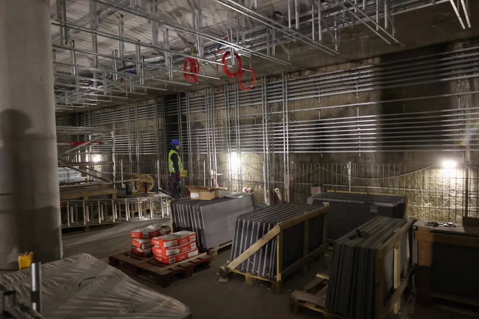 Budowa nowych stacji metra m2. Fot. PAP/Albert Zawada