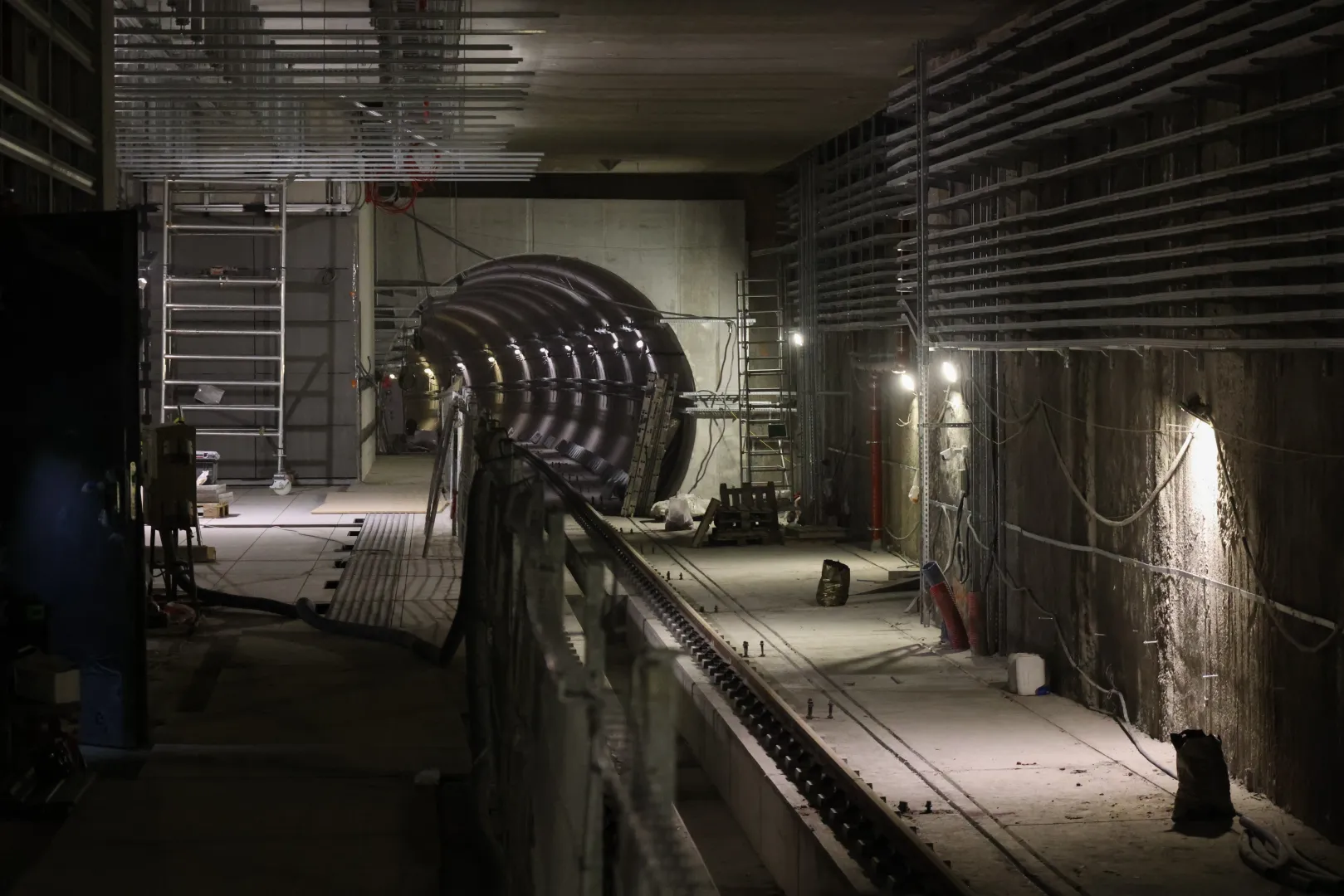 Budowa nowych stacji metra m2. Fot. PAP/Albert Zawada