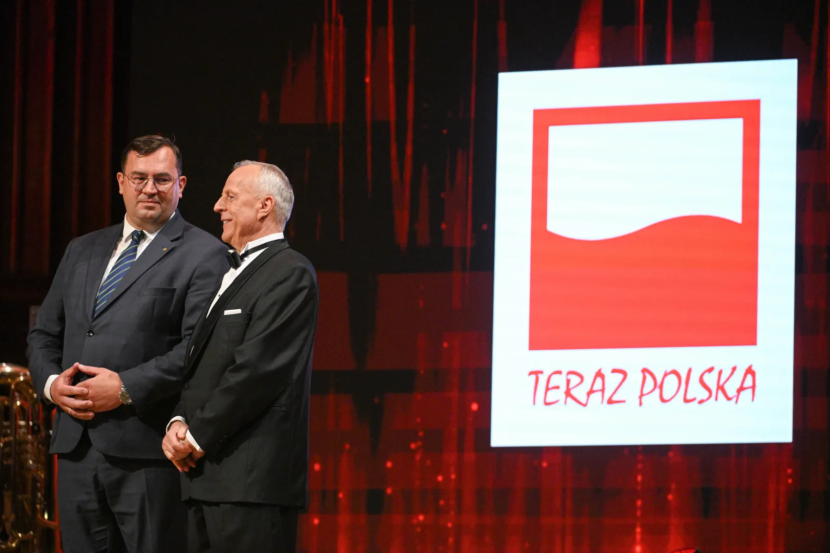  Minister rolnictwa i rozwoju wsi Stefan Krajewski (L) i prezes zarządu Fundacji Polskiego Godła Promocyjnego „Teraz Polska” Krzysztof Przybył (2L). Fot. PAP/Marcin Obara