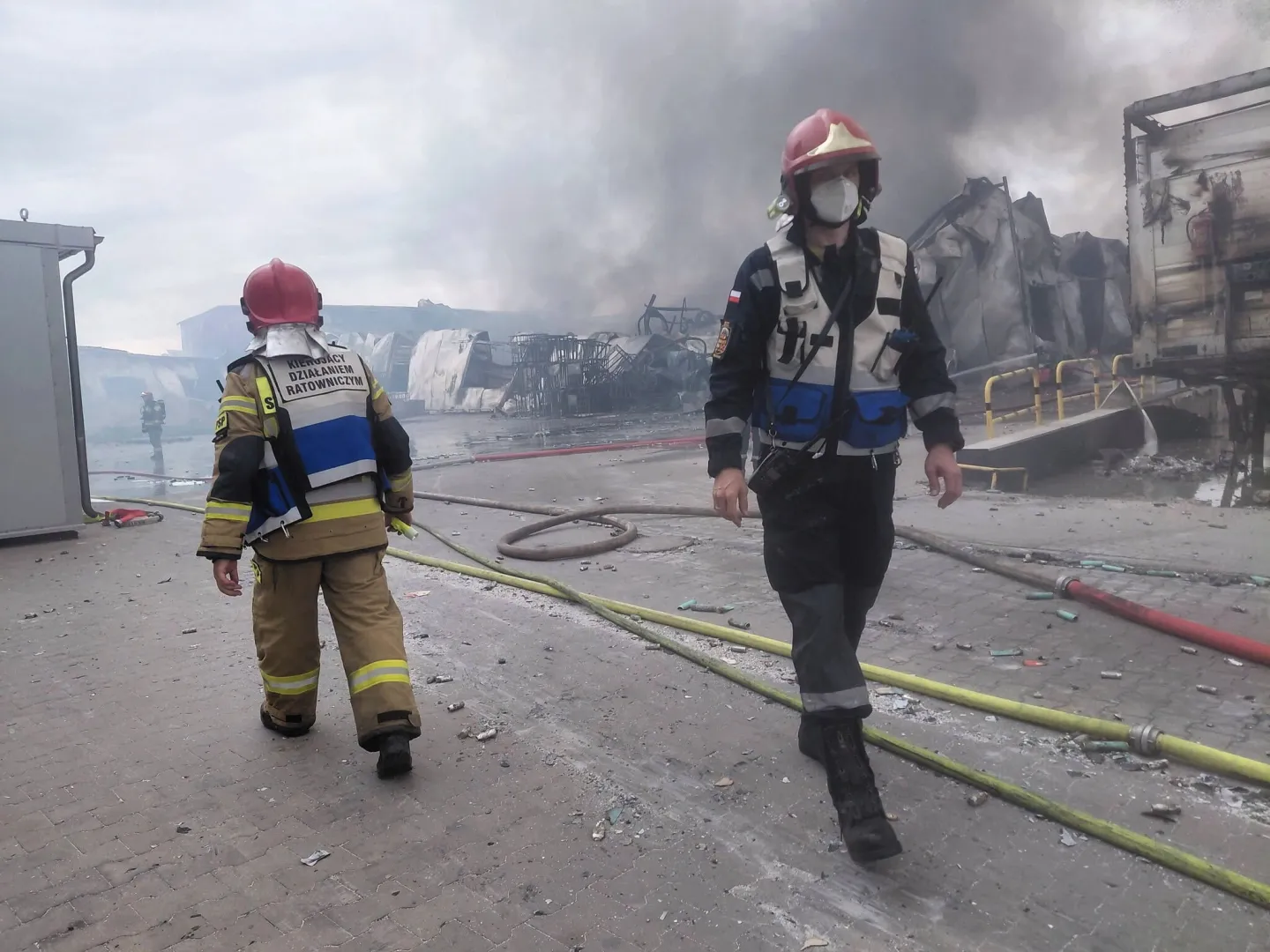 Pożar w fabryce w Charnowie Fot. PAP/KM PSP w Słupsku