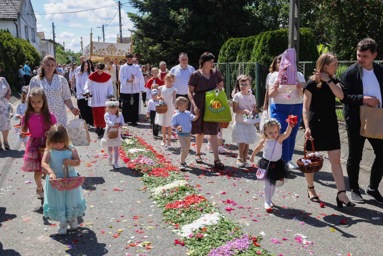 Procesja w Boże Ciało w miejscowości Klucz. Fot. PAP/Krzysztof Świderski