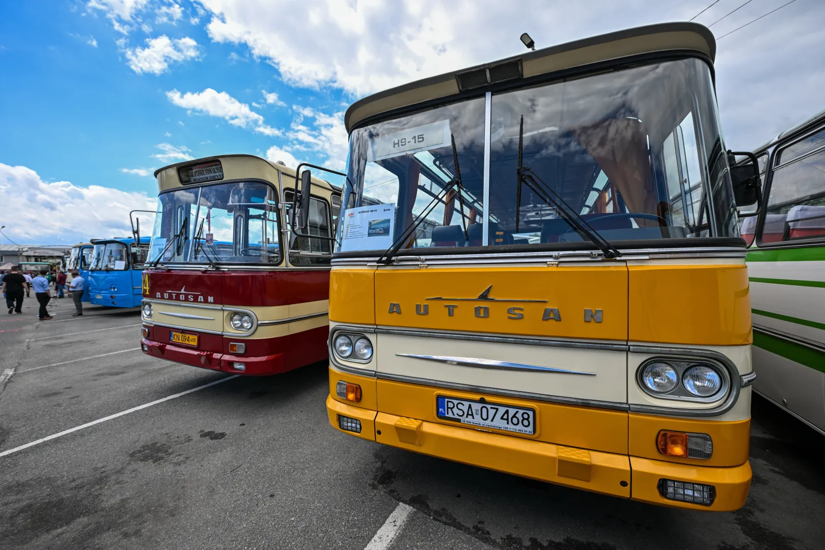 II Zlot Zabytkowych Autobusów w Rzeszowie. Fot. PAP/Darek Delmanowicz