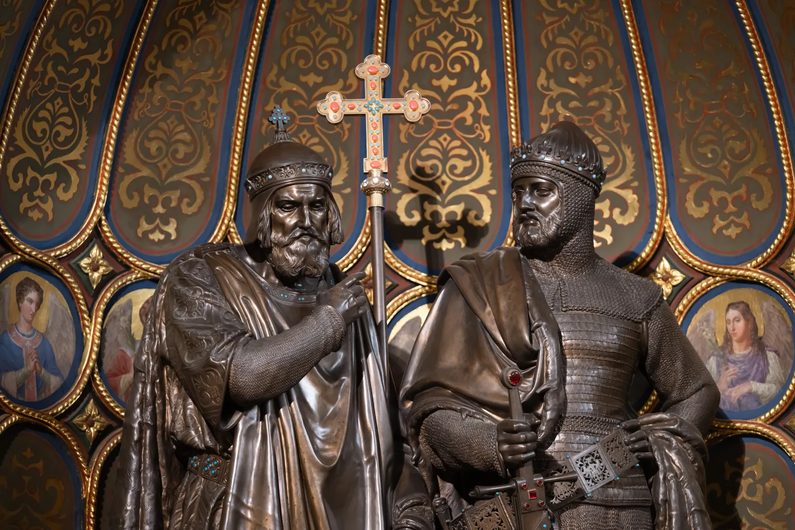 Szczątki królewskie Bolesława Chrobrego zaprezentowane w Złotej Kaplicy Katedry Poznańskiej. Fot. PAP/Jakub Kaczmarczyk