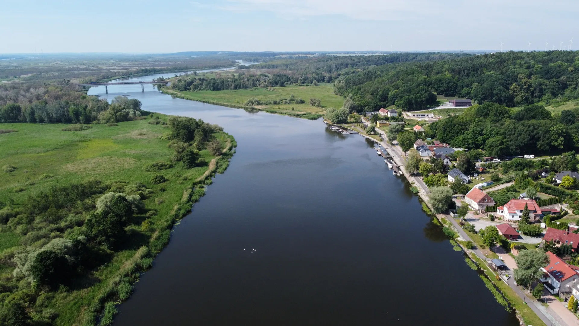 Tramwaj wodny na trasie Szczecin - Gartz. Fot. PAP/Marcin Bielecki