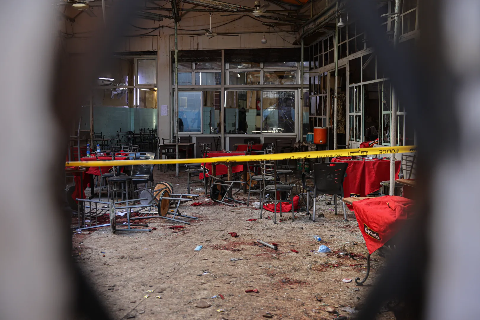 Miejsce eksplozji w Damaszku. Fot. PAP/EPA/MOHAMMED AL RIFAI