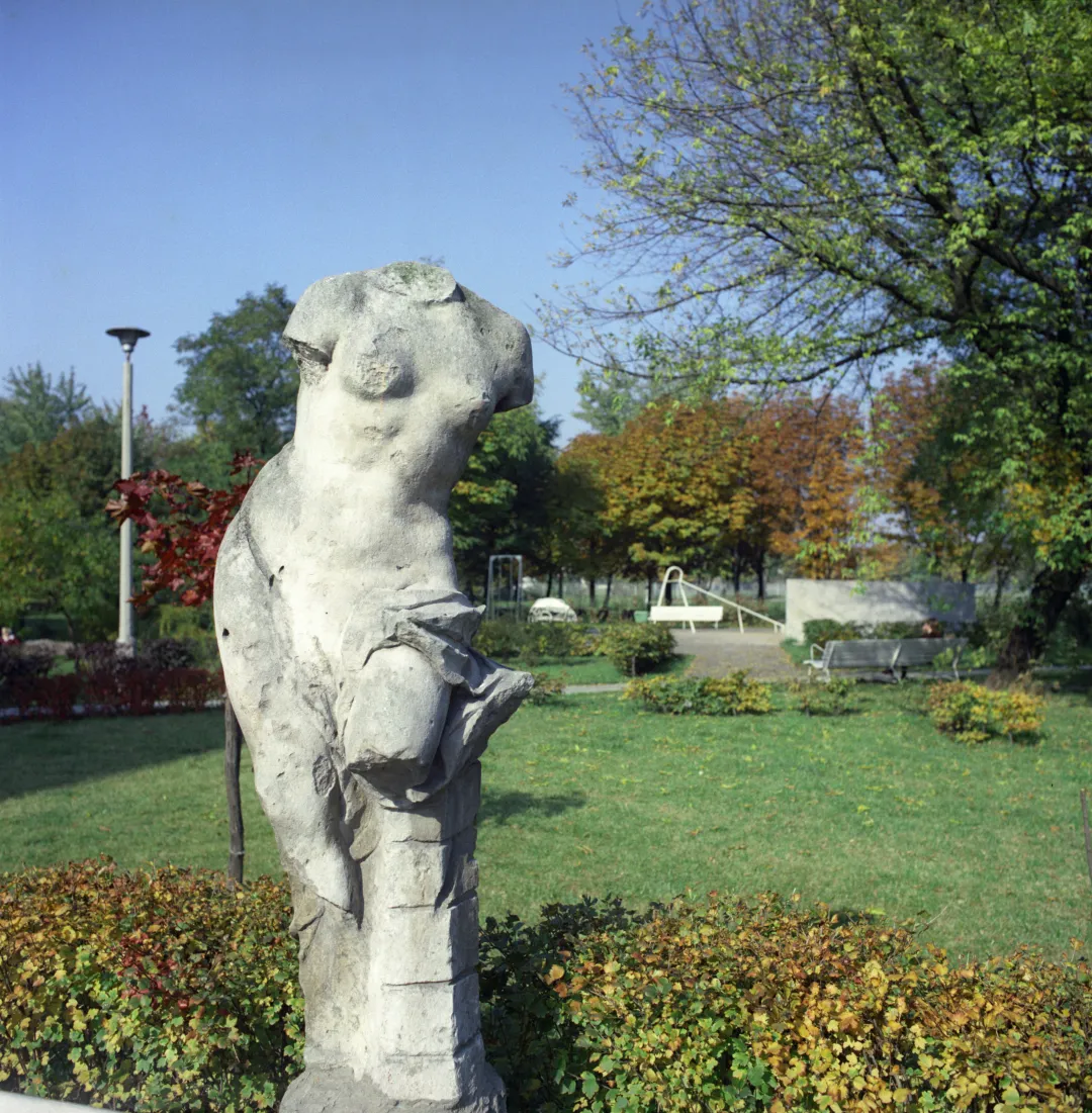  Architektura powojennego modernizmu - osiedle Szwoleżerów, położone w obrębie ulic: Szwoleżerów–Czerniakowska–Dragonów. Budowane w latach 1972–1974 według projektu architekt Haliny Skibniewskiej. Fot. PAP/Jan Hausbrandt