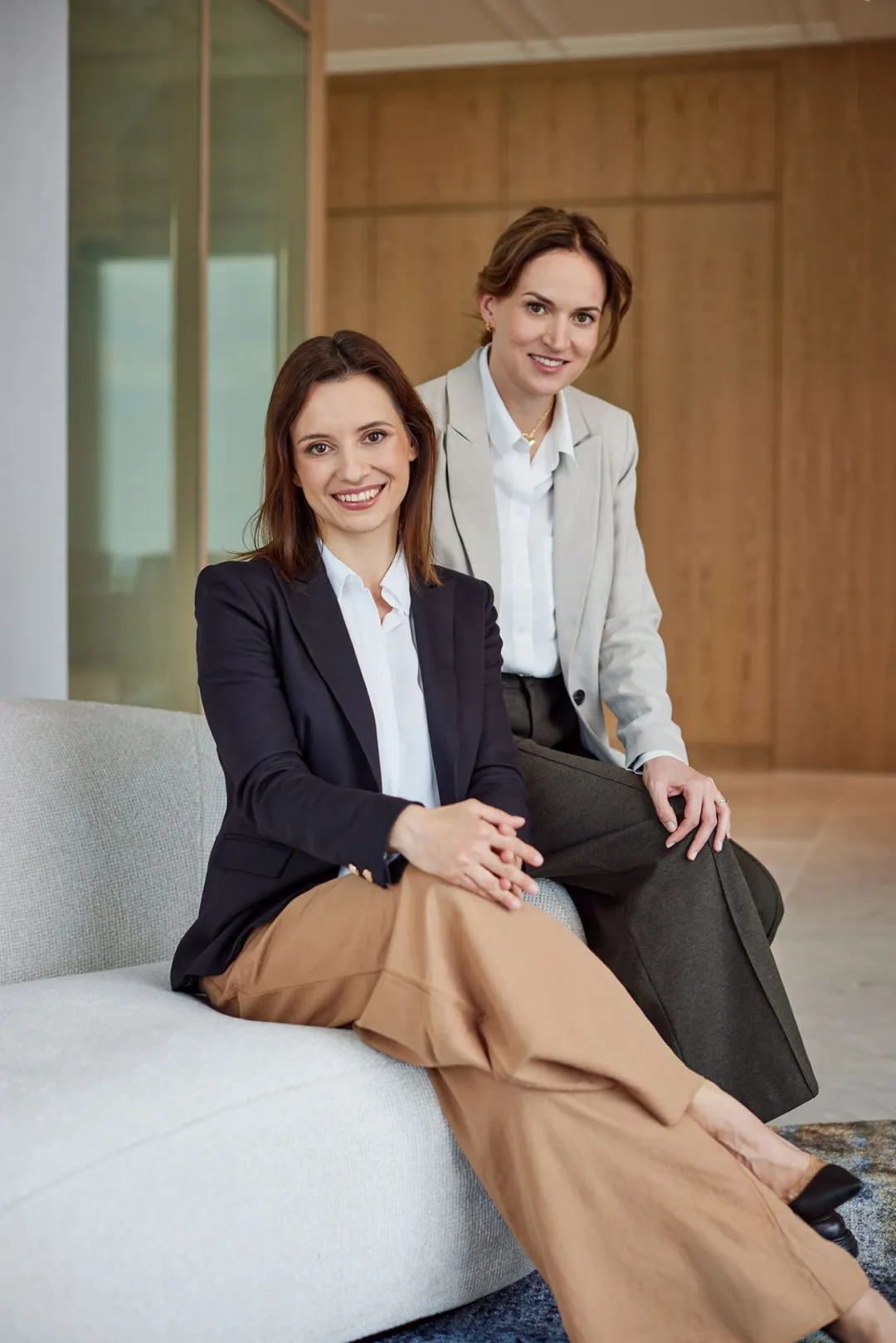 Baker McKenzie/po lewej Katarzyna Grodziewicz, po prawej Alicja Szczęśniak