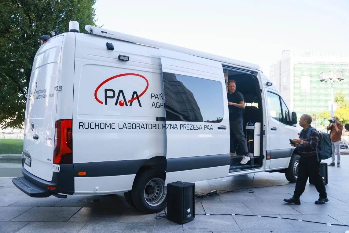  RUCHOME LABORATORIUM RADIOMETRYCZNE. Fot. PAP/Leszek Szymański