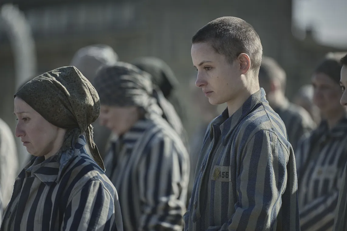Kadr z filmu "Tatuażysta z Auschwitz". Fot. Martin Mlaka/materiały prasowe