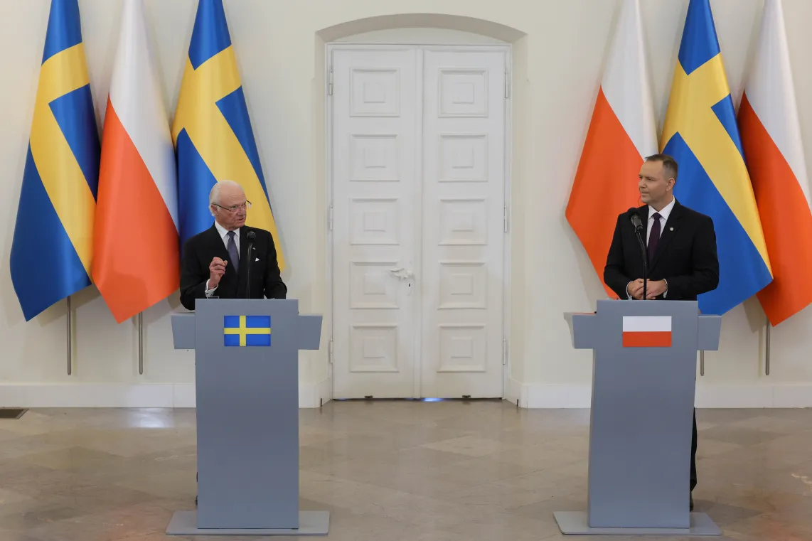 . Prezydent RP Karol Nawrocki i król Szwecji Karol XVI Gustaw Fot. PAP/Paweł Supernak