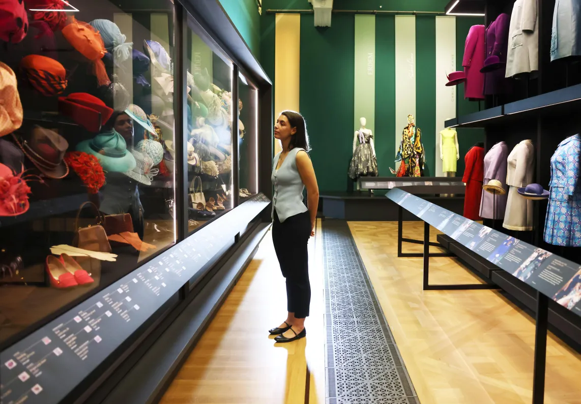 Wystawa strojów Elżbiety II Fot. PAP/EPA/NEIL HALL