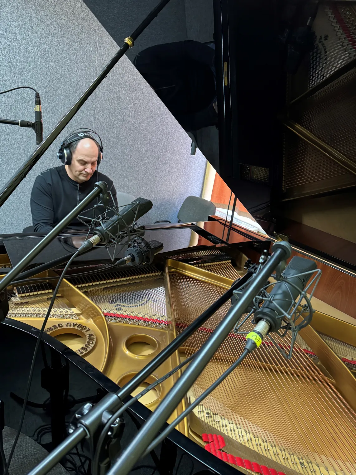 Studyjne nagranie fortepianu - wydział jazzu w Nysie. 2024 rok. Fot. Przemek Borowiecki/materiały prasowe