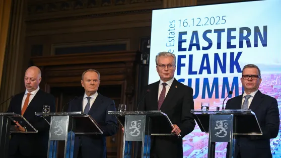 Прем'єр-міністр Болгарії Росен Железяков, прем'єр-міністр Республіки Польща Дональд Туск, прем'єр-міністр Фінляндії Петтері Орпо та президент Литви Ґітанас Науседа на пресконференції в рамках Саміту Східного флангу в Гельсінкі. Fot. PAP/Marcin Obara