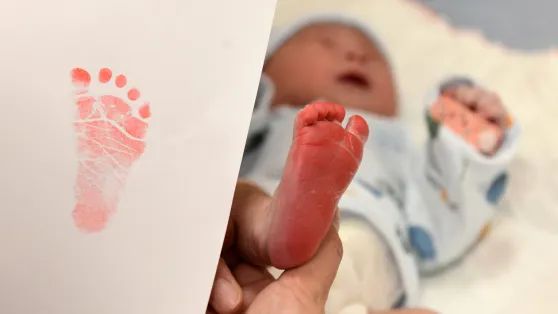 Noworodek - zdjęcie ilustracyjne Fot. PAP/EPA/XINHUA/Chen Qibao