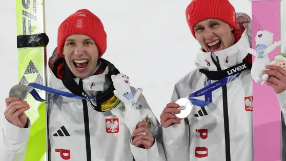 Kacper Tomasiak i Paweł Wąsek. Fot. PAP/Grzegorz Momot
