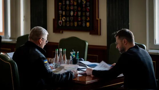 Доповідь керівника Головного управління розвідки Олега Іващенка Володимиру Зеленському. Fot. Facebook/Володимир Зеленський