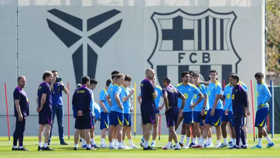 Trening piłkarzy Barcelony Fot. PAP/EPA/Alejandro Garcia