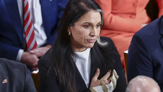 Tulsi Gabbard. Fot. PAP/EPA/	JIM LO SCALZO